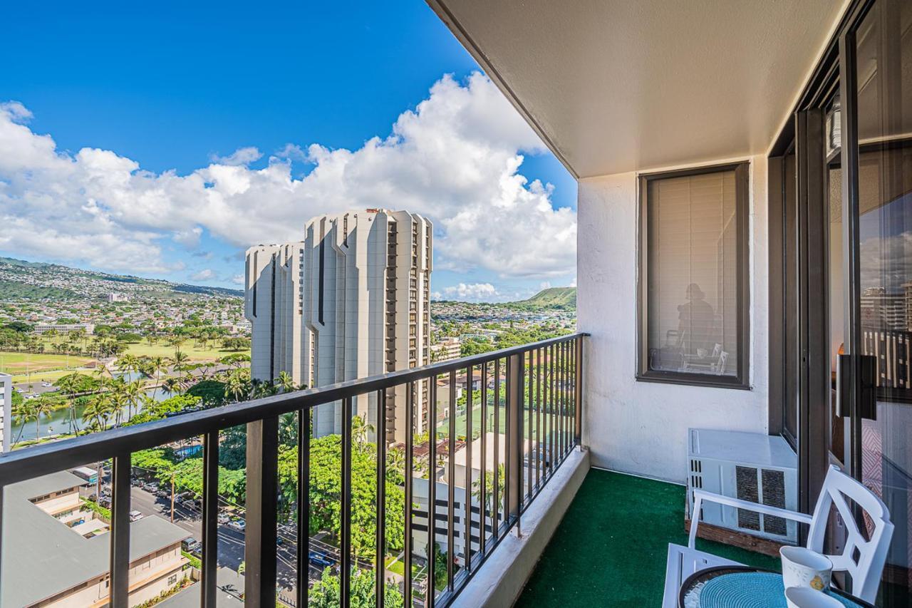 Free Parking, Pool, Sauna, Spa, Wifi, Bbq, Ac - Waikiki Banyan Гонолулу Екстер'єр фото