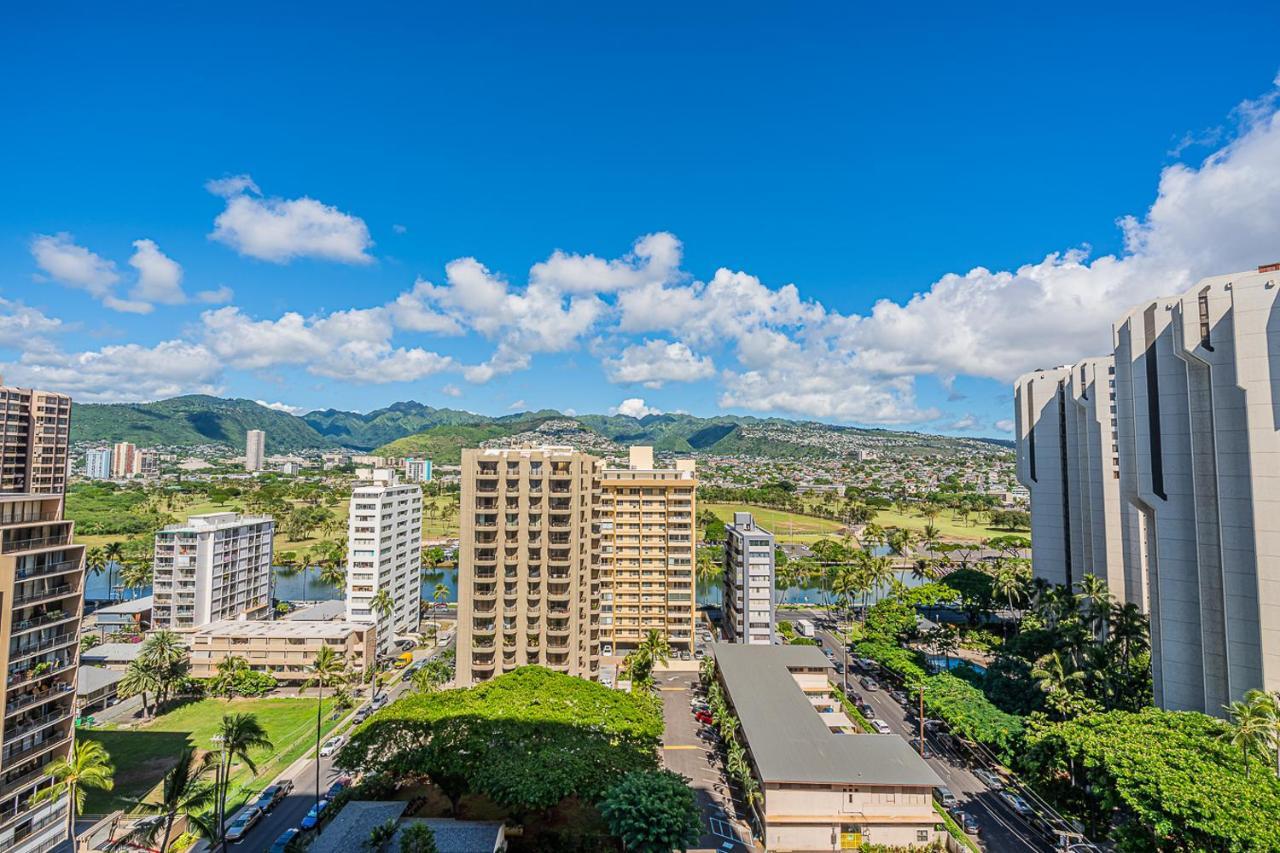 Free Parking, Pool, Sauna, Spa, Wifi, Bbq, Ac - Waikiki Banyan Гонолулу Екстер'єр фото