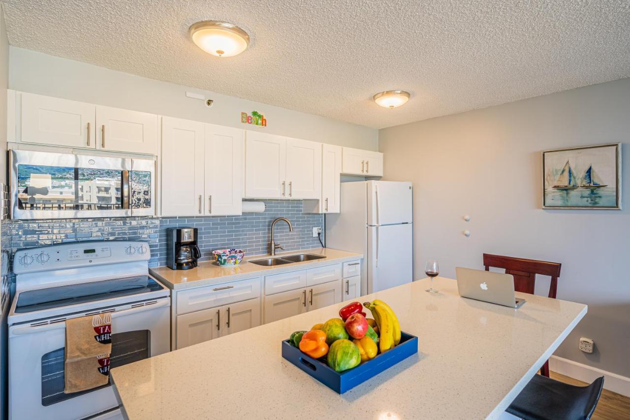Free Parking, Pool, Sauna, Spa, Wifi, Bbq, Ac - Waikiki Banyan Гонолулу Екстер'єр фото