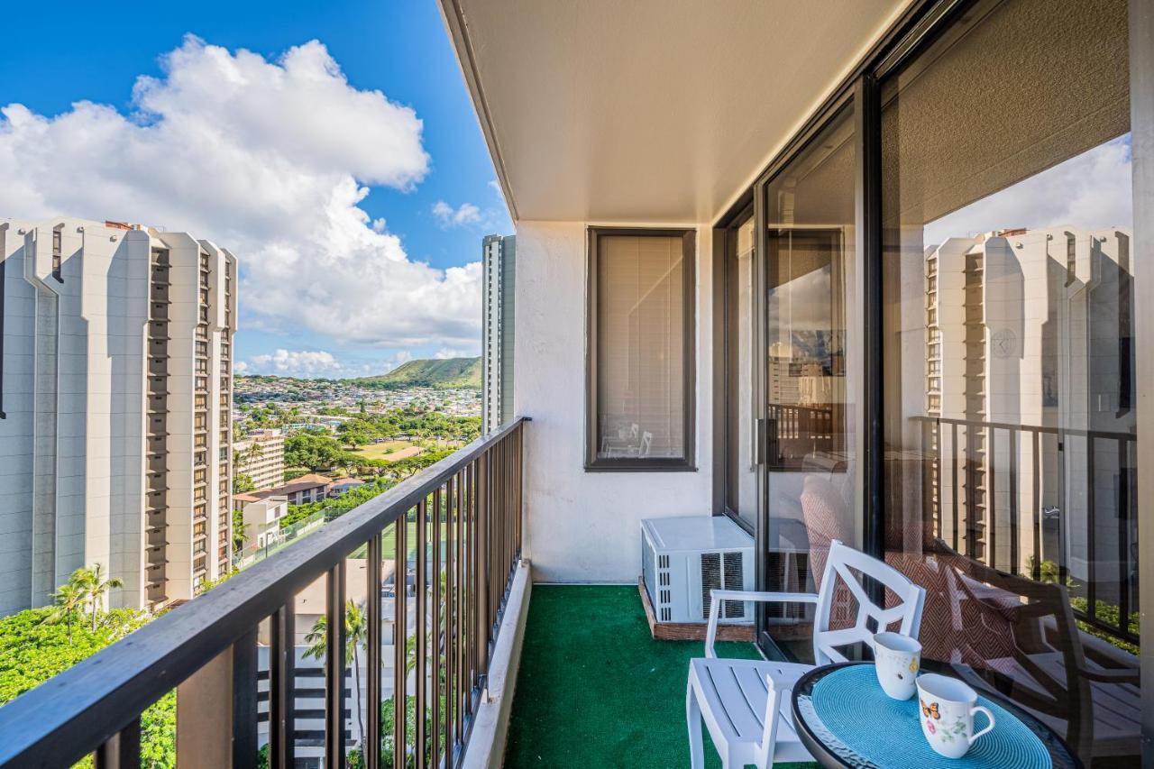 Free Parking, Pool, Sauna, Spa, Wifi, Bbq, Ac - Waikiki Banyan Гонолулу Екстер'єр фото
