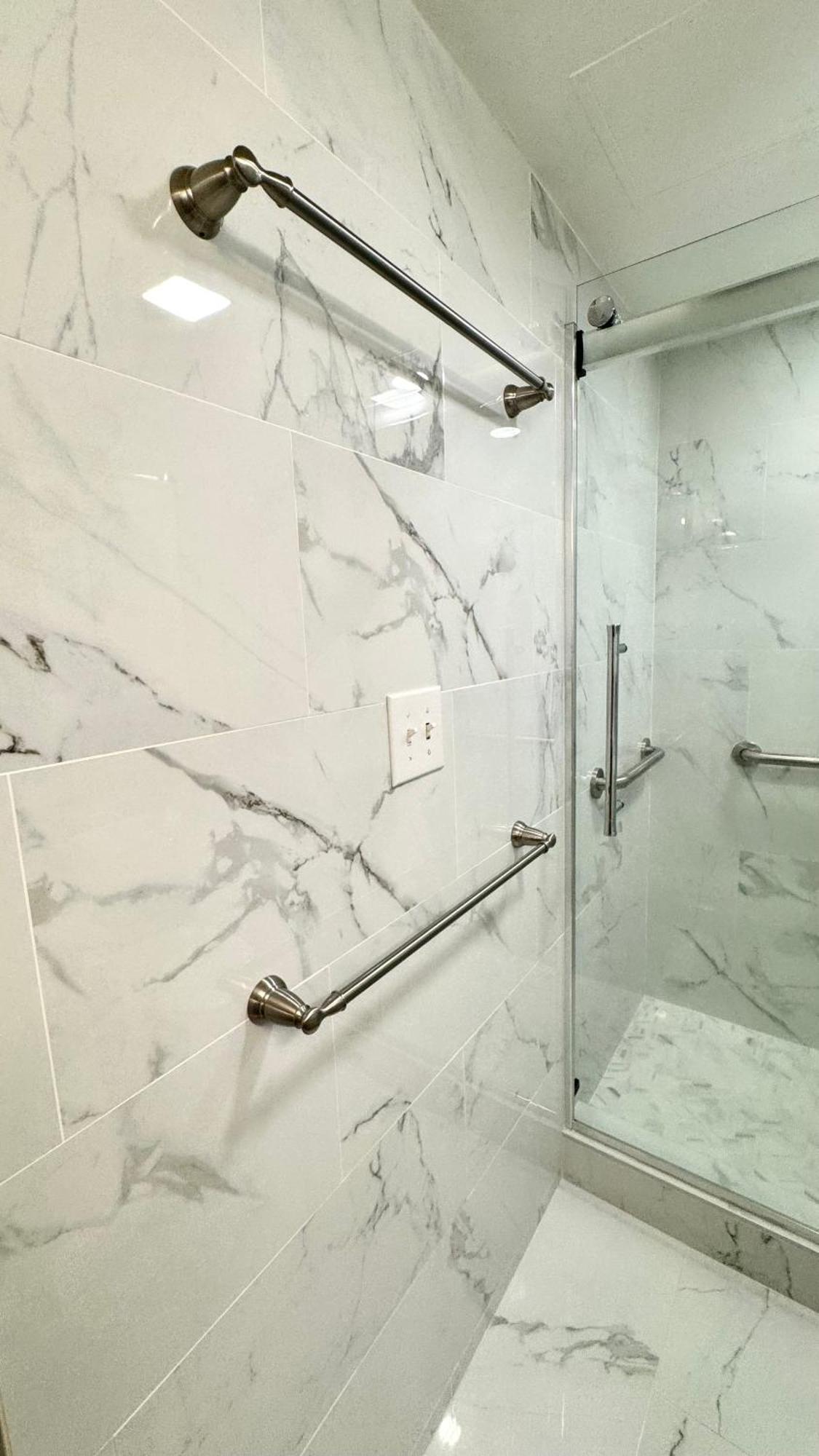 Free Parking, Pool, Sauna, Spa, Wifi, Bbq, Ac - Waikiki Banyan Гонолулу Екстер'єр фото